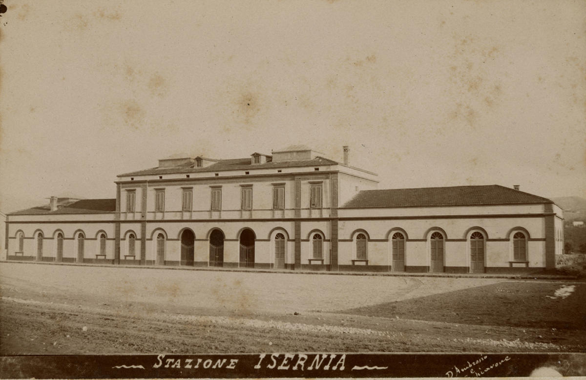 Isernia 1893 circa, stazione in costruzione, lato città (foto D'Ambrosio e Schiavone)