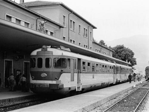 Isernia, 1971, ALn 873 (da “Dal 1970 al 1975 Atmosfere della FERROVIA in ITALIA” Duegi Editrice)